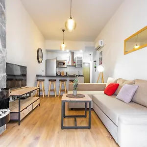  Apartamento Cozy Flat With Common Pool & Parking - Center By Rems España